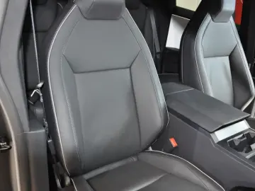 TESLA CYBERTRUCK