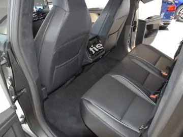 TESLA CYBERTRUCK