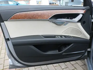 AUDI A8L 60 TFSI e Lang  Digital Matrix Pano B&O