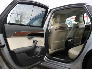 AUDI A8L 60 TFSI e Lang  Digital Matrix Pano B&O