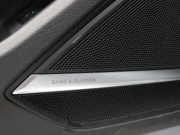 AUDI A8L 60 TFSI e Lang  Digital Matrix Pano B&O