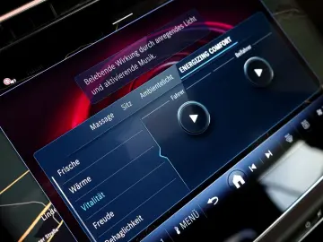 MERCEDES-BENZ E 300e 4M AMG Premium H-Lenkung Hypers…
