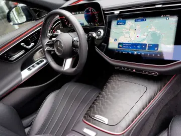 MERCEDES-BENZ E 300e 4M AMG Premium H-Lenkung Hypers…