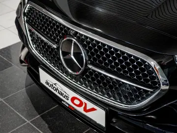 MERCEDES-BENZ E 300e 4M AMG Premium H-Lenkung Hypers…