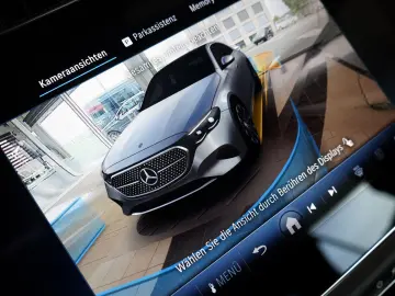MERCEDES-BENZ E 300e 4M AMG Premium H-Lenkung Hypers…