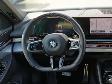 BMW 520i M SPORT