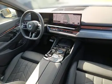BMW 520i M SPORT
