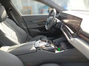 BMW 520i M SPORT