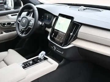 VOLVO XC90 T8 AWD Ultra Dark Facelift 360  LUFT VOLL