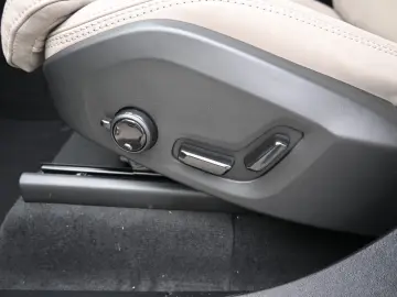 VOLVO XC90 T8 AWD Ultra Dark Facelift 360  LUFT VOLL
