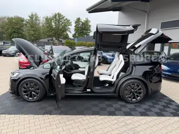 TESLA MODEL X PALLADIUM   WHITE SEAT   MATRIX   AP 4