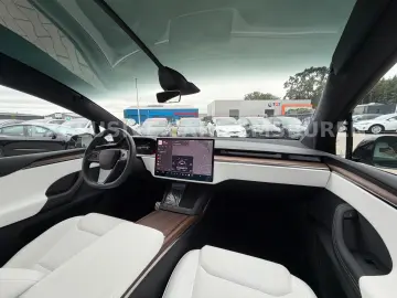 TESLA MODEL X PALLADIUM   WHITE SEAT   MATRIX   AP 4
