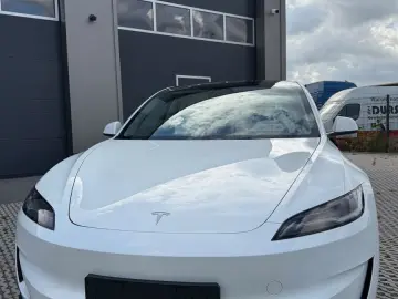 TESLA Model 3 Performance Long Range Dual AWD