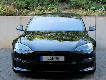 TESLA Model S Dual Motor Performance