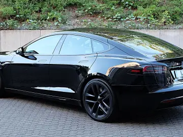 TESLA Model S Dual Motor Performance