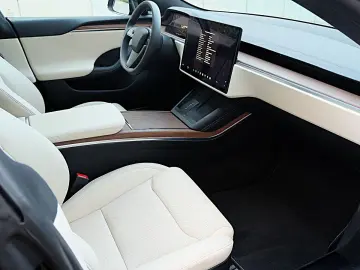 TESLA Model S Dual Motor Performance