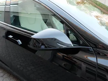 TESLA Model S Dual Motor Performance