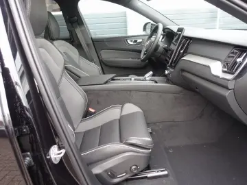 Volvo XC60 Black Edition B5 AWD
