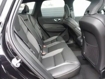 Volvo XC60 Black Edition B5 AWD