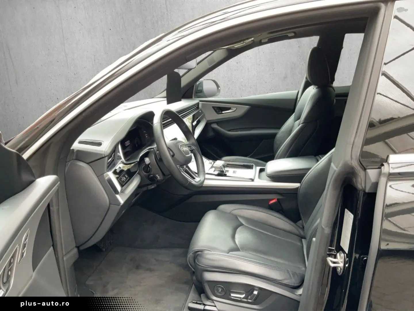 AUDI Q8 55 TFSI e quattro