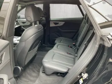 AUDI Q8 55 TFSI e quattro