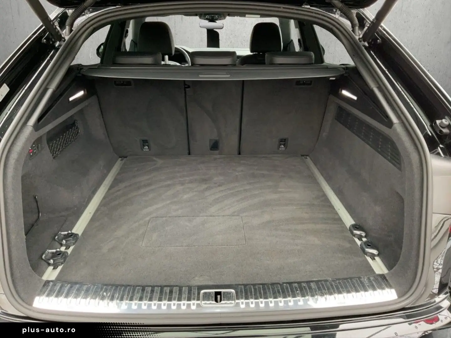 AUDI Q8 55 TFSI e quattro