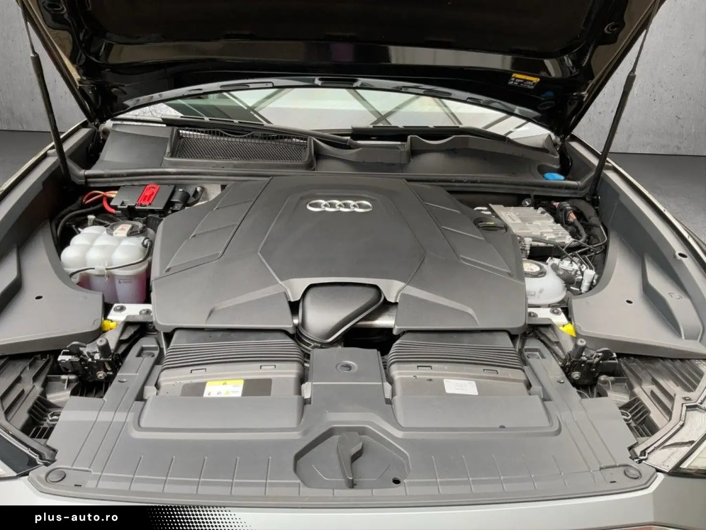 AUDI Q8 55 TFSI e quattro