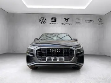 AUDI Q8 55 TFSI e quattro
