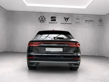 AUDI Q8 55 TFSI e quattro