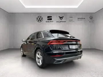 AUDI Q8 55 TFSI e quattro