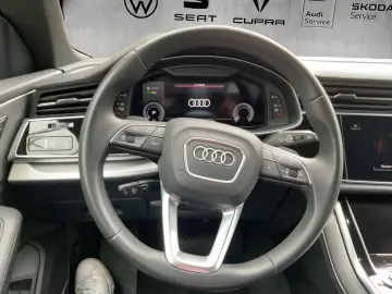 AUDI Q8 55 TFSI e quattro
