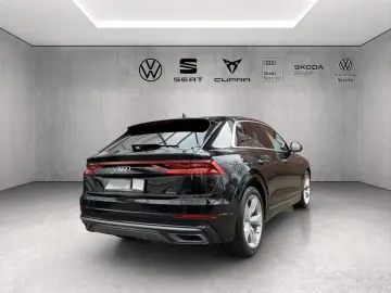 AUDI Q8 55 TFSI e quattro