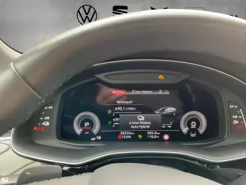 AUDI Q8 55 TFSI e quattro