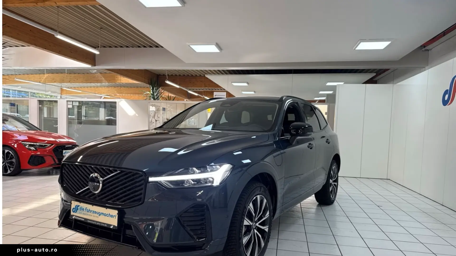 Volvo XC60 T8 Plus Dark Recharge Plug-In Hybrid
