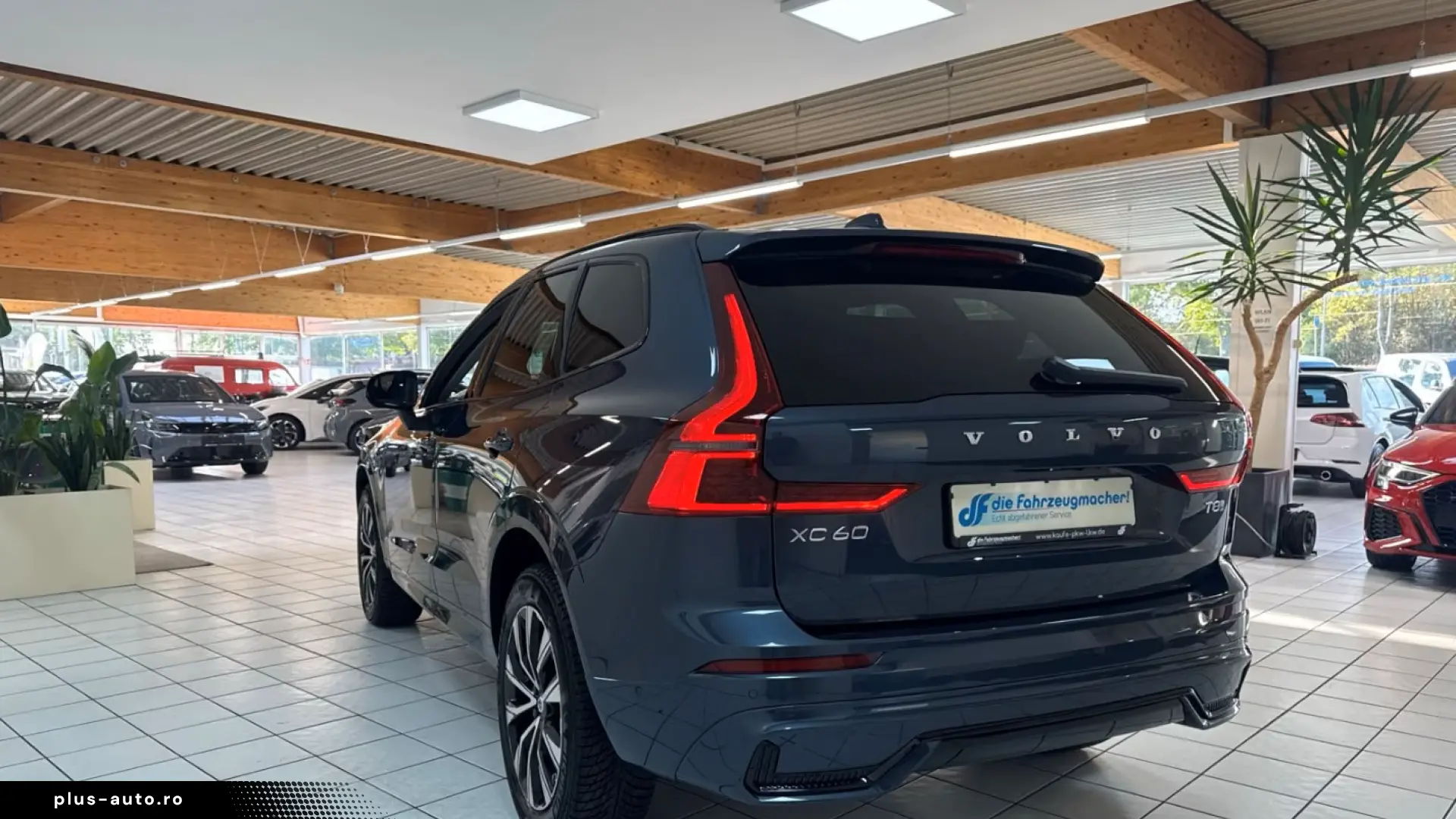 Volvo XC60 T8 Plus Dark Recharge Plug-In Hybrid