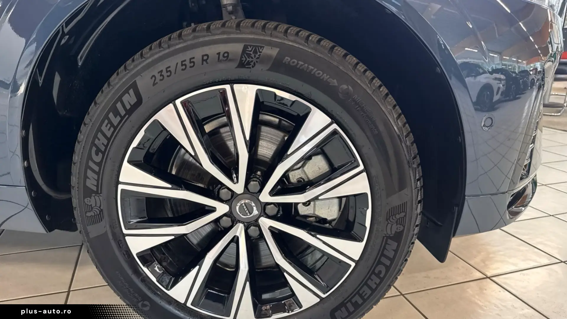 Volvo XC60 T8 Plus Dark Recharge Plug-In Hybrid