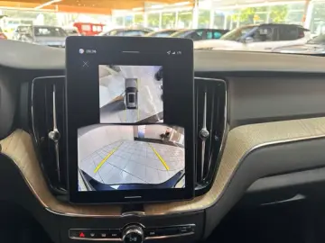 Volvo XC60 T8 Plus Dark Recharge Plug-In Hybrid