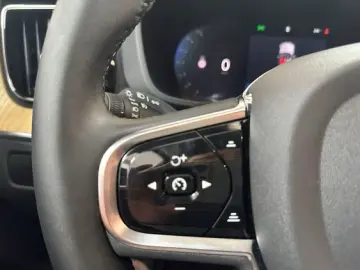 Volvo XC60 T8 Plus Dark Recharge Plug-In Hybrid