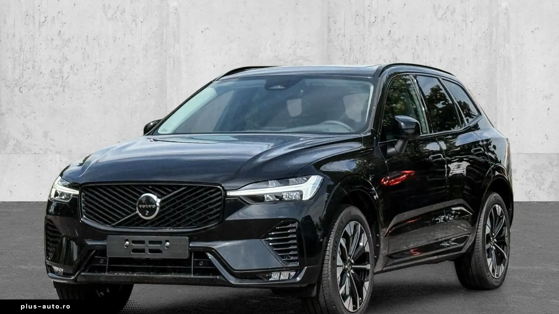 Volvo XC60 B5 Benzin AWD Plus Dark Lagom-Paket
