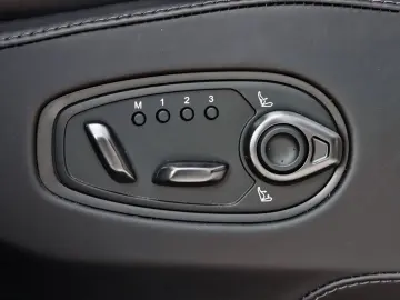 ASTON MARTIN DBX 707 UPE 274.360 -€ China Grey   Onyx Black