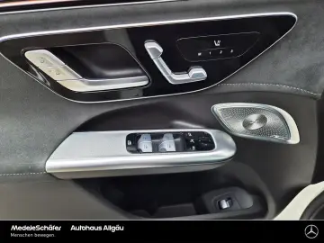 MERCEDES-BENZ EQE SUV 500 4M AMG Night 22  Airmatic