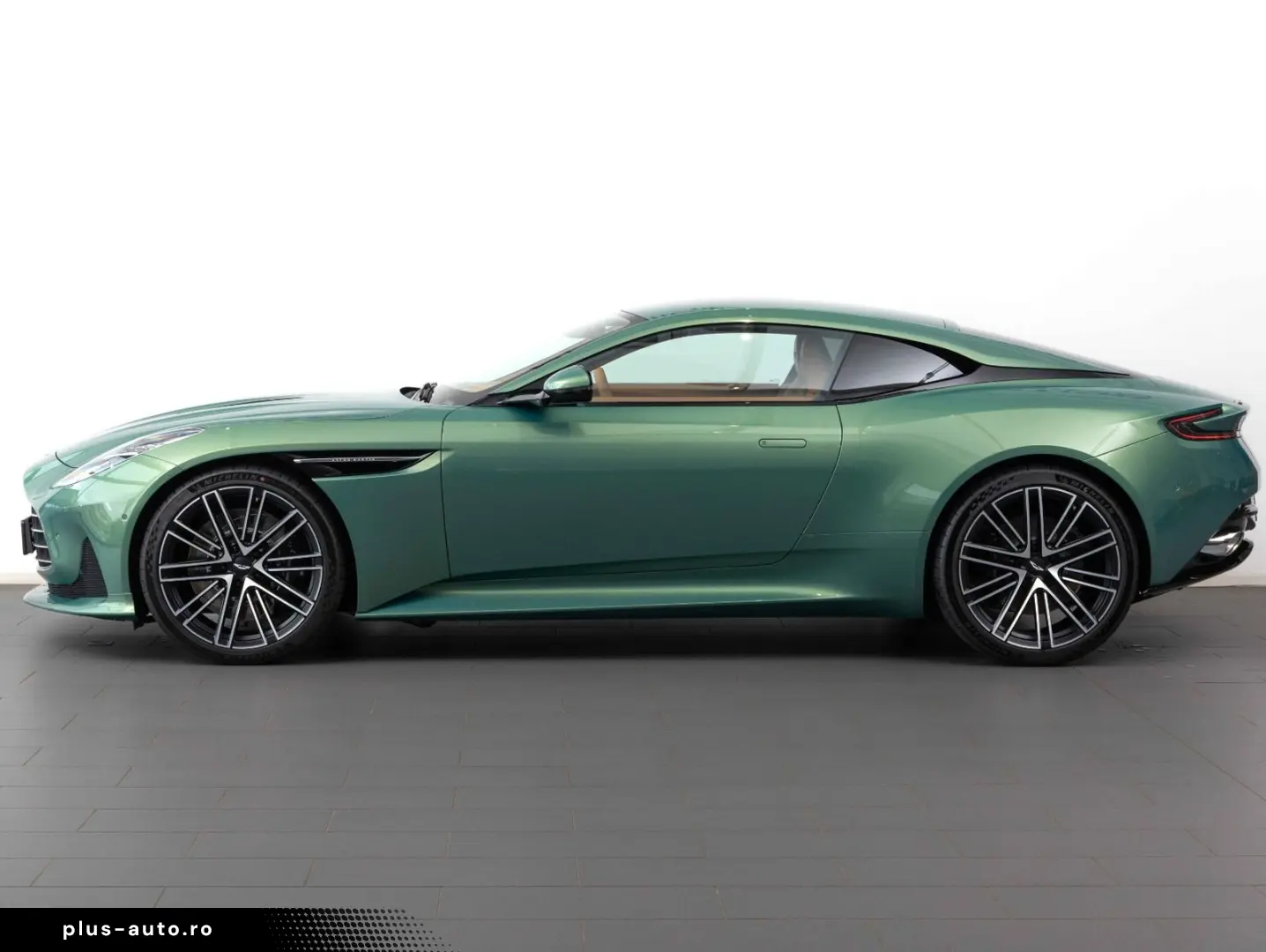 ASTON MARTIN DB12 4.0 V8