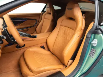 ASTON MARTIN DB12 4.0 V8
