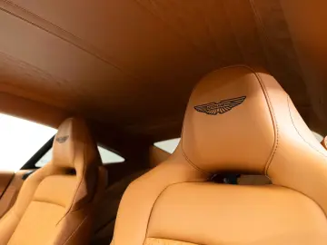 ASTON MARTIN DB12 4.0 V8