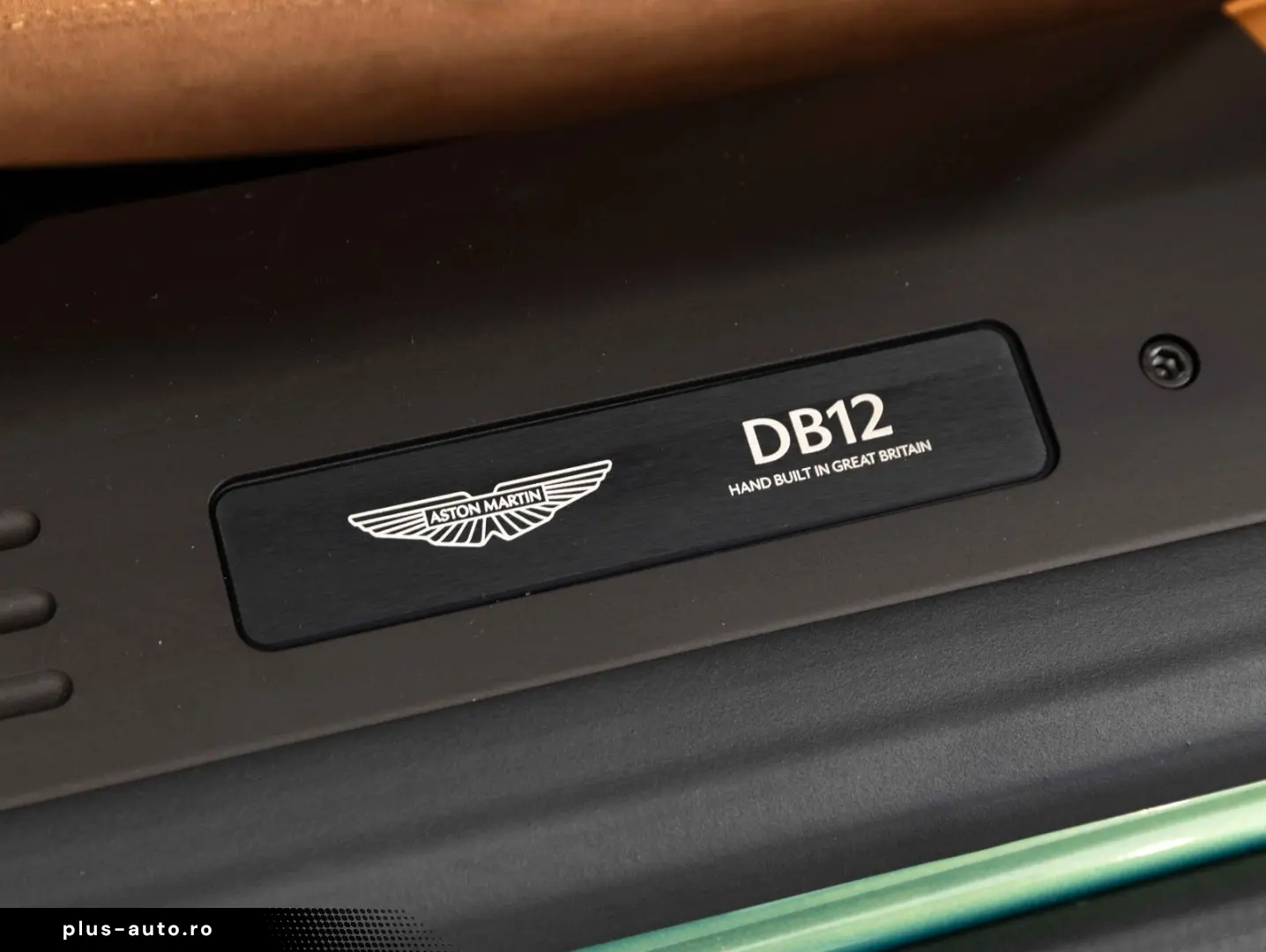 ASTON MARTIN DB12 4.0 V8