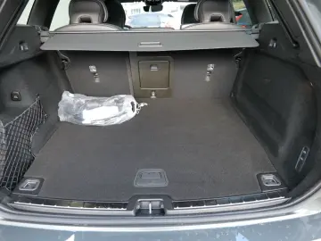 Volvo XC60 T6 AWD Recharge Ultra Dark FOUR