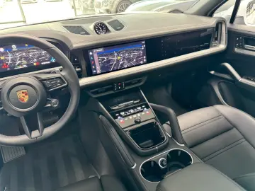 PORSCHE CAYENNE E-HYBRID B-DISPLAY MASSAGE HD-MATRIX 22