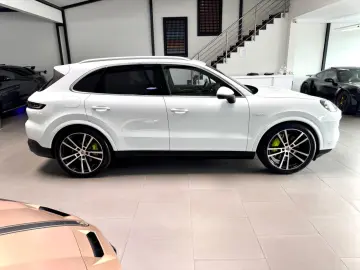PORSCHE CAYENNE E-HYBRID B-DISPLAY MASSAGE HD-MATRIX 22