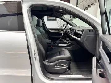 PORSCHE CAYENNE E-HYBRID B-DISPLAY MASSAGE HD-MATRIX 22