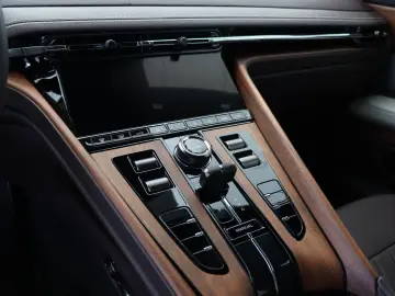 ASTON MARTIN DB12 Coupé NP305K DT DUOTONE 1.HD BOWERS&WILKIN